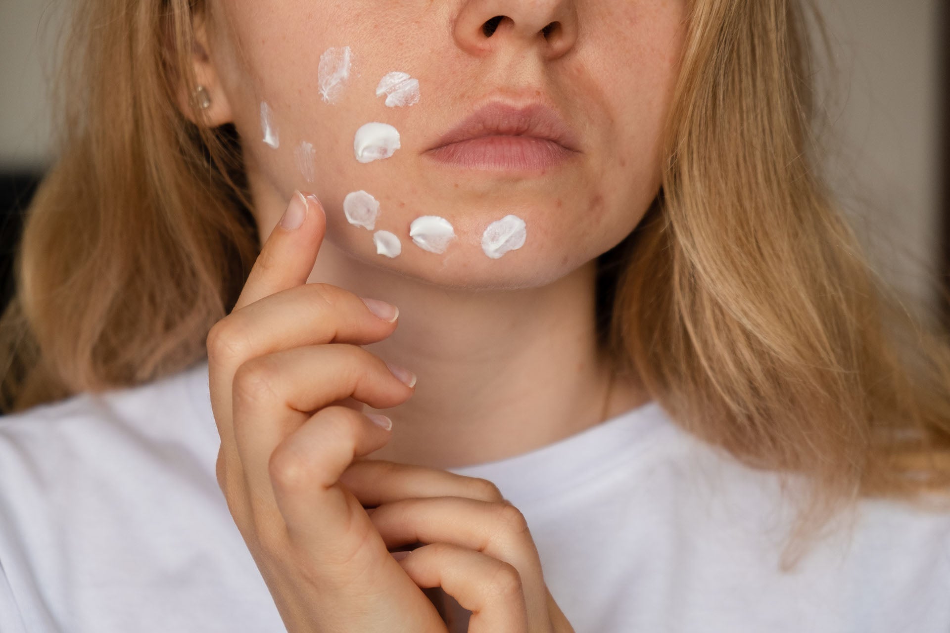 Bamya Tohumu Yağı Özlü Krem: Doğal Nem ve Elastikiyetin Kaynağı